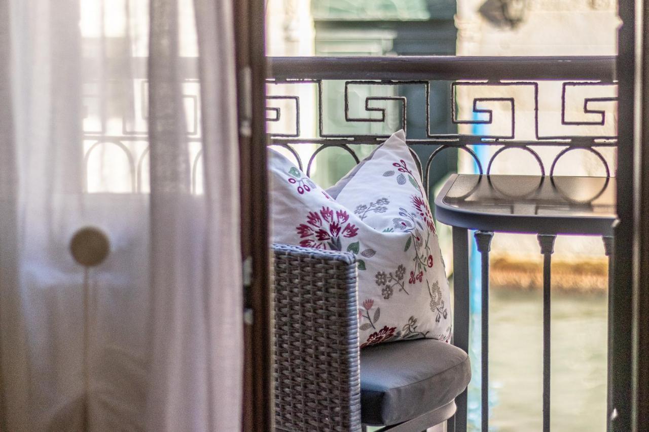 Italian Experience-Riva Degli Schiavoni Boutique Apartment Венеция Экстерьер фото