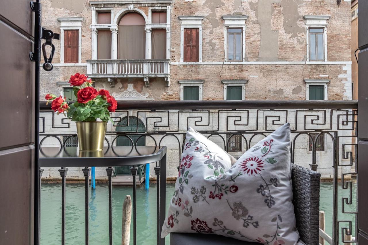 Italian Experience-Riva Degli Schiavoni Boutique Apartment Венеция Экстерьер фото