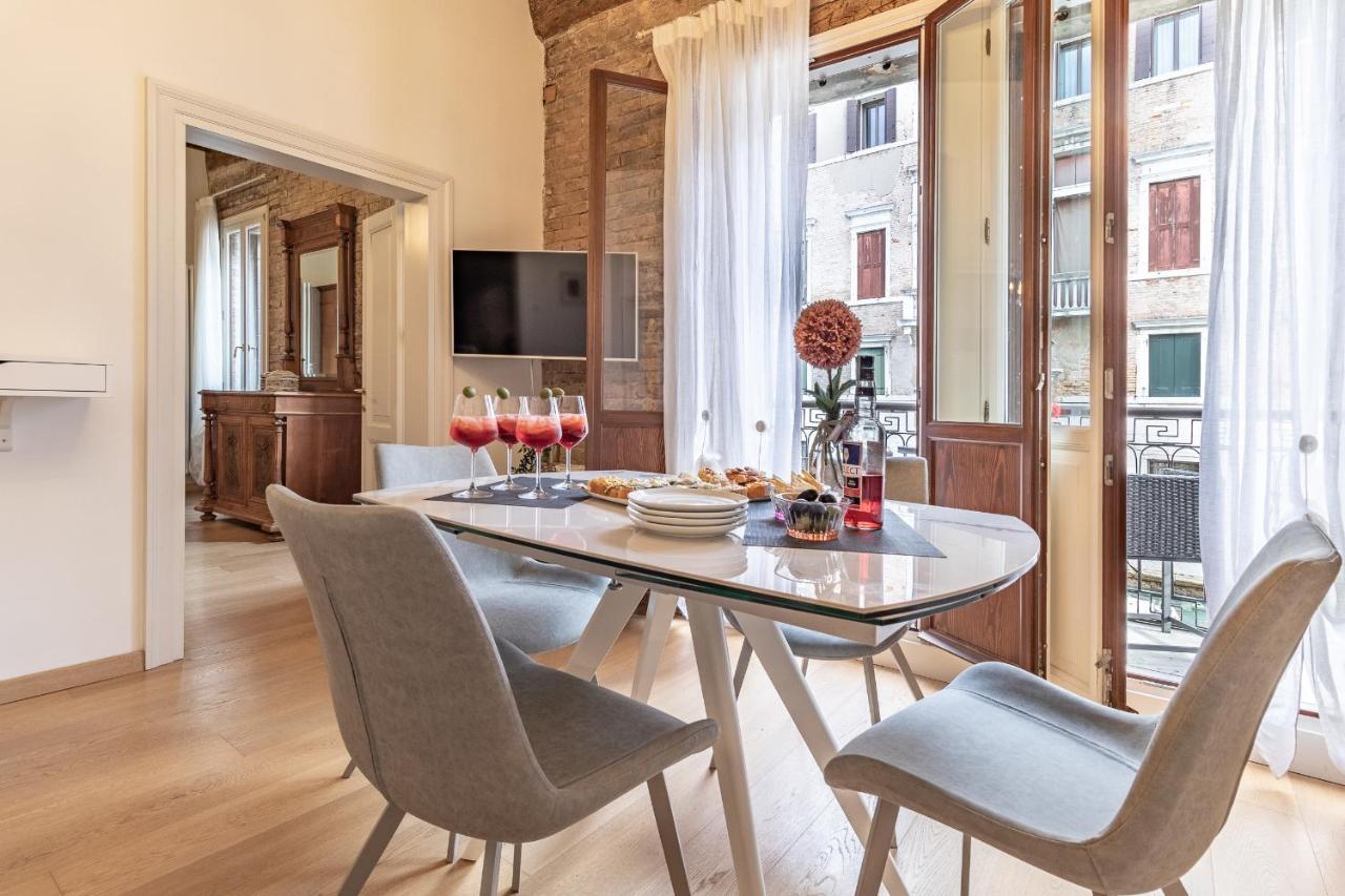 Italian Experience-Riva Degli Schiavoni Boutique Apartment Венеция Экстерьер фото