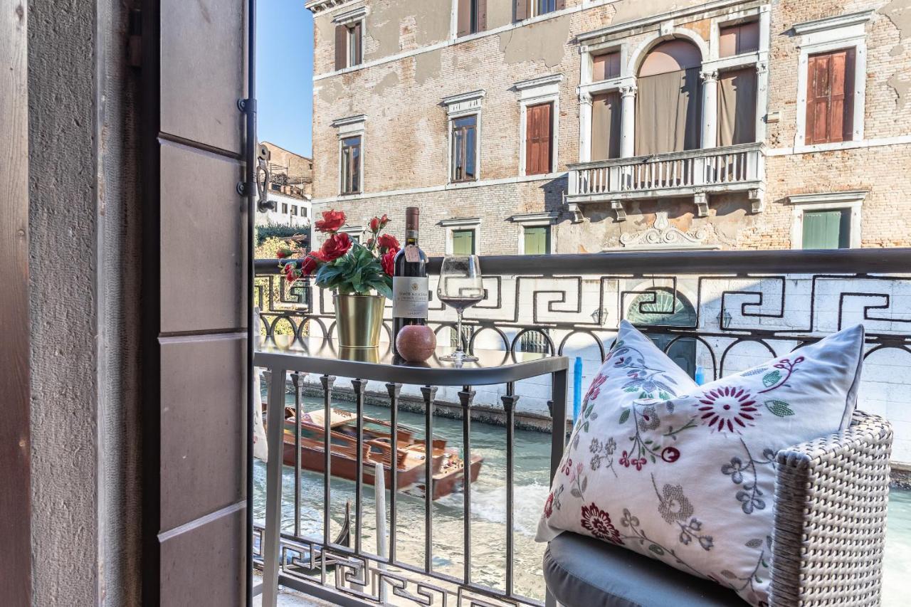 Italian Experience-Riva Degli Schiavoni Boutique Apartment Венеция Экстерьер фото