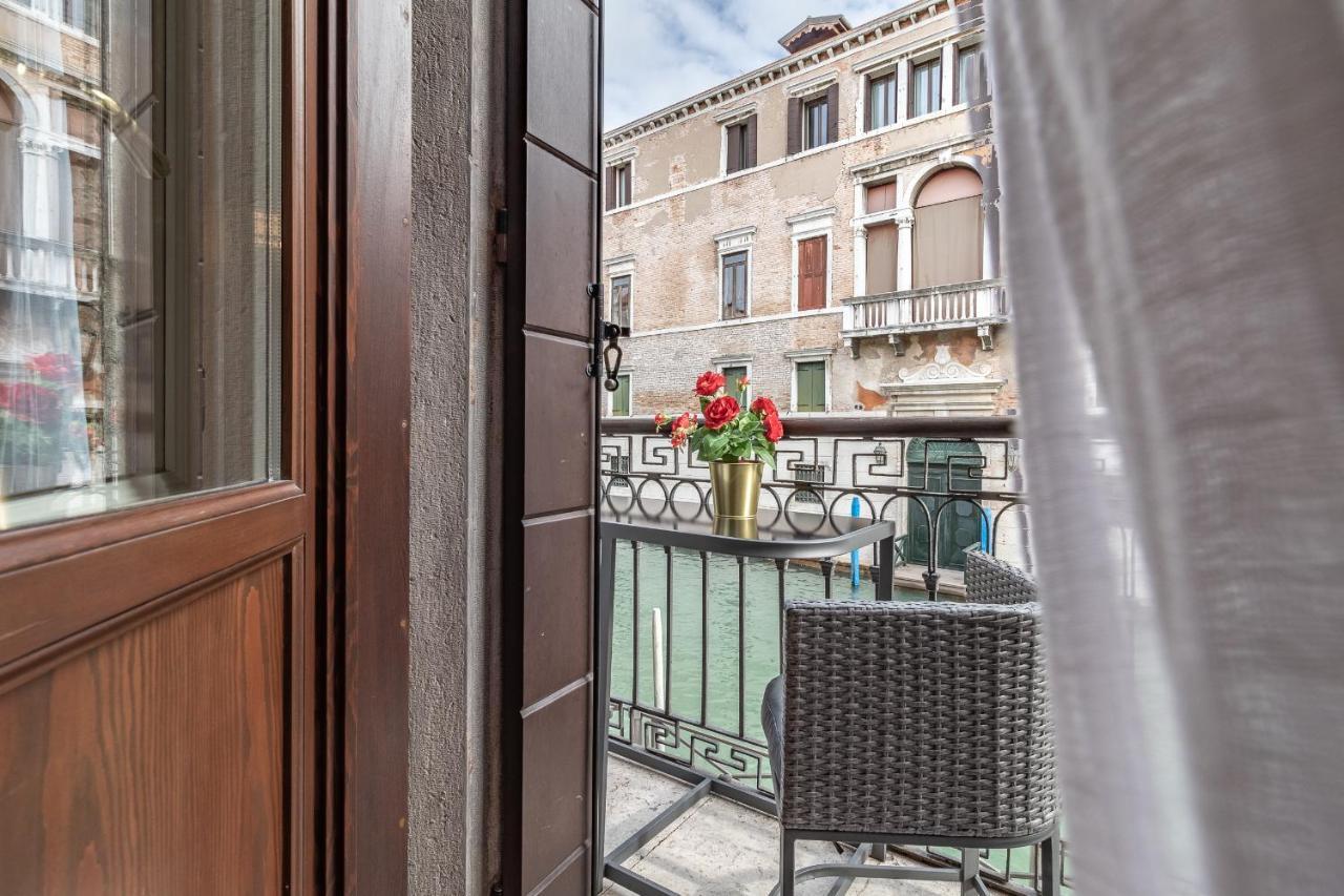 Italian Experience-Riva Degli Schiavoni Boutique Apartment Венеция Экстерьер фото