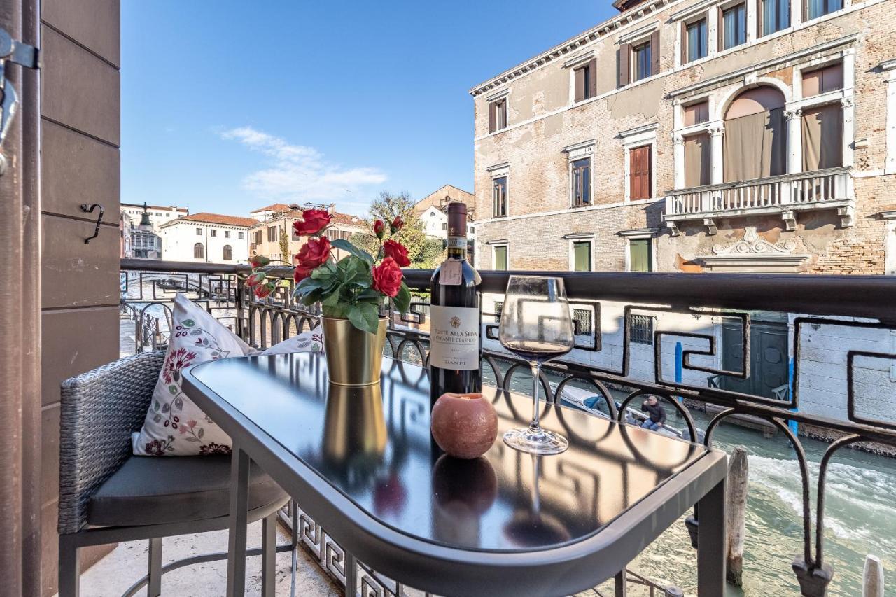 Italian Experience-Riva Degli Schiavoni Boutique Apartment Венеция Экстерьер фото